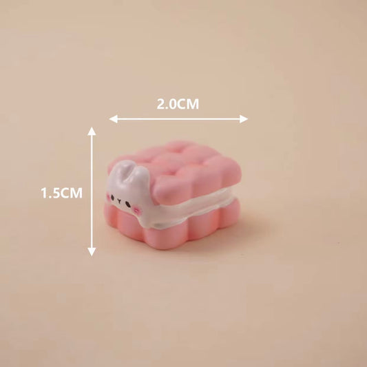 Cute Strawberry Cream Bunny Biscuits Dessert 可爱草莓奶油甜品兔兔饼干食玩