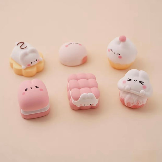 Cute Strawberry Cream Bunny Biscuits Dessert 可爱草莓奶油甜品兔兔饼干食玩